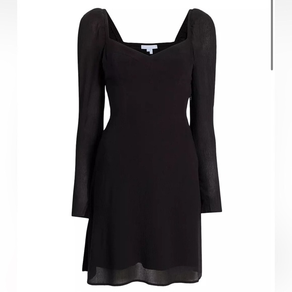 Hill House Dresses & Skirts - Hill House size M Felicity Mini Dress
Crinkle Crepe